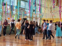 b_1024_768_0_00_images_2022_2023_Wydarzenia_zabawa_328991744_528200455964290_2751489999786484401_n